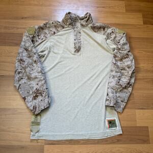 Men's FROG Flame Resistant US Marine Corps Desert Camouflage 1/4 Zip Shirt Sz M